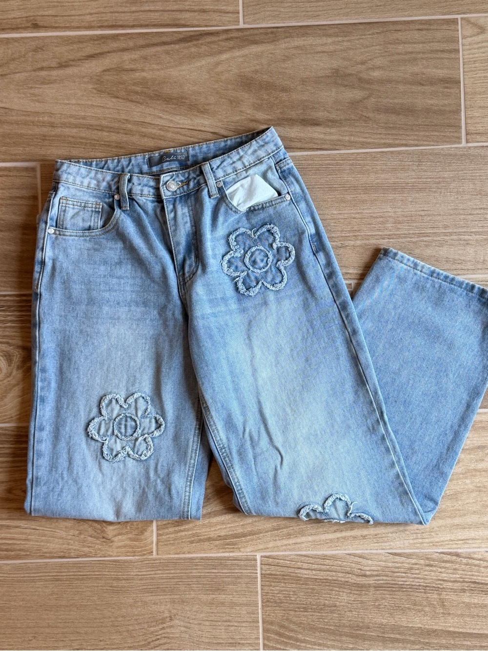 Straight Leg Light Blue Jeans with Floral Appliqué